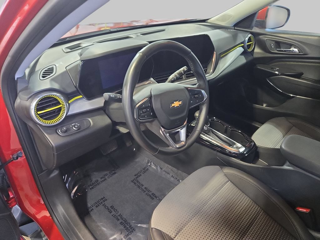 Used 2024 Chevrolet Trax LT w/ Driver Confidence Package FWD image 19
