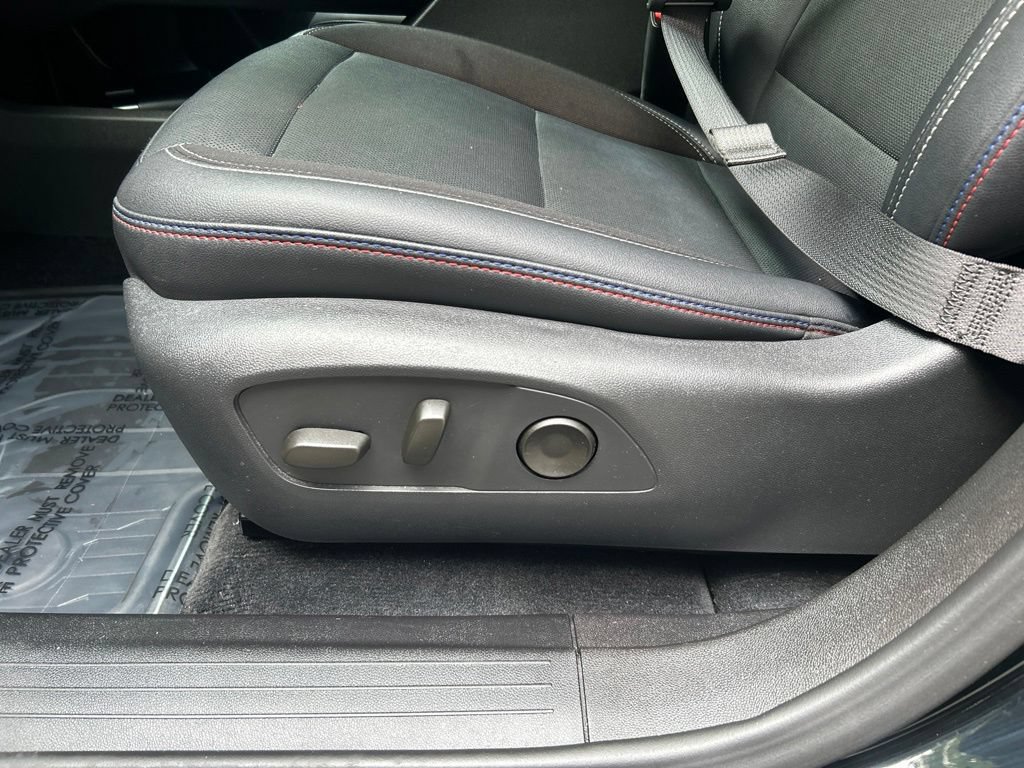 Used 2025 Chevrolet Equinox EV RS FWD image 17