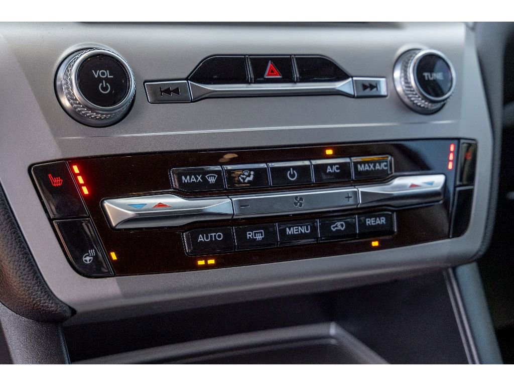 Used 2023 Ford Explorer XLT w/ Equipment Group 202A image 23