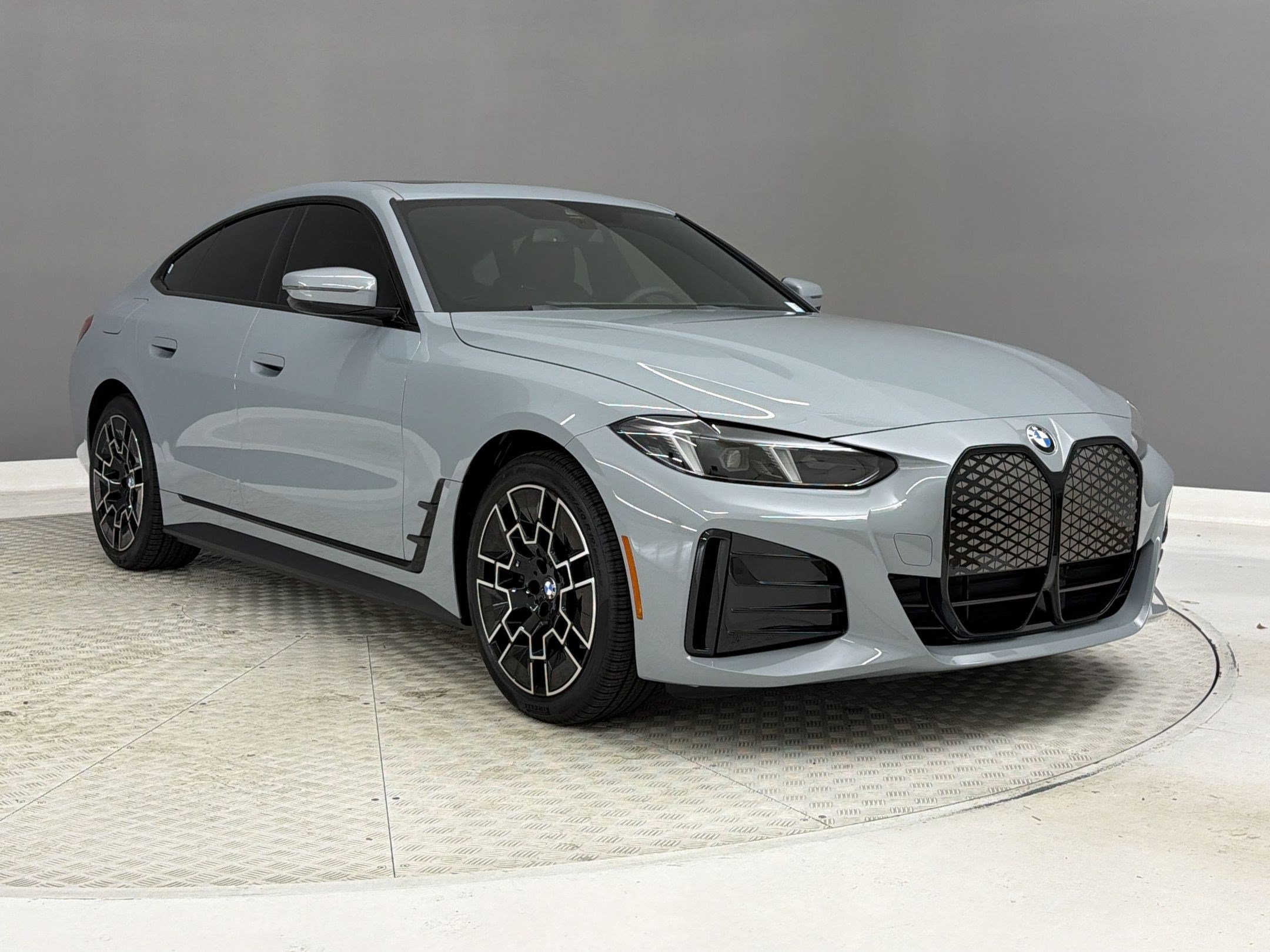 New 2026 BMW i4 eDrive40 w/ M Sport Package RWD image 7