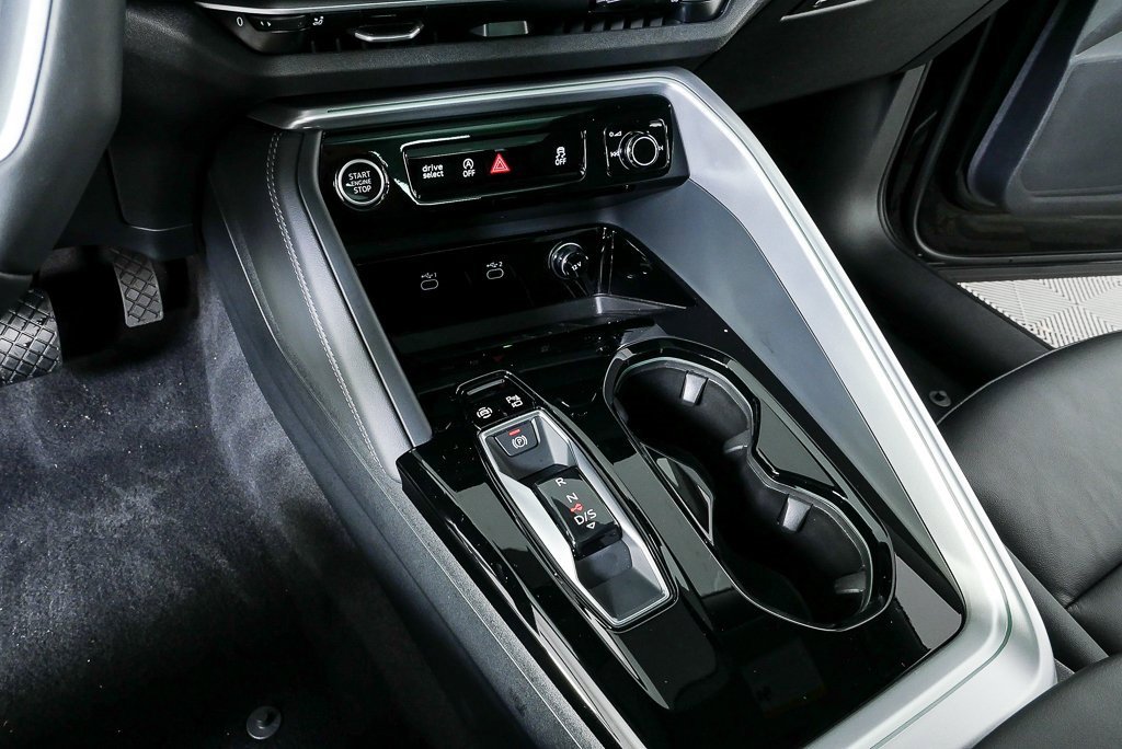 Certified 2025 Audi Q5 Premium w/ Convenience Package image 17