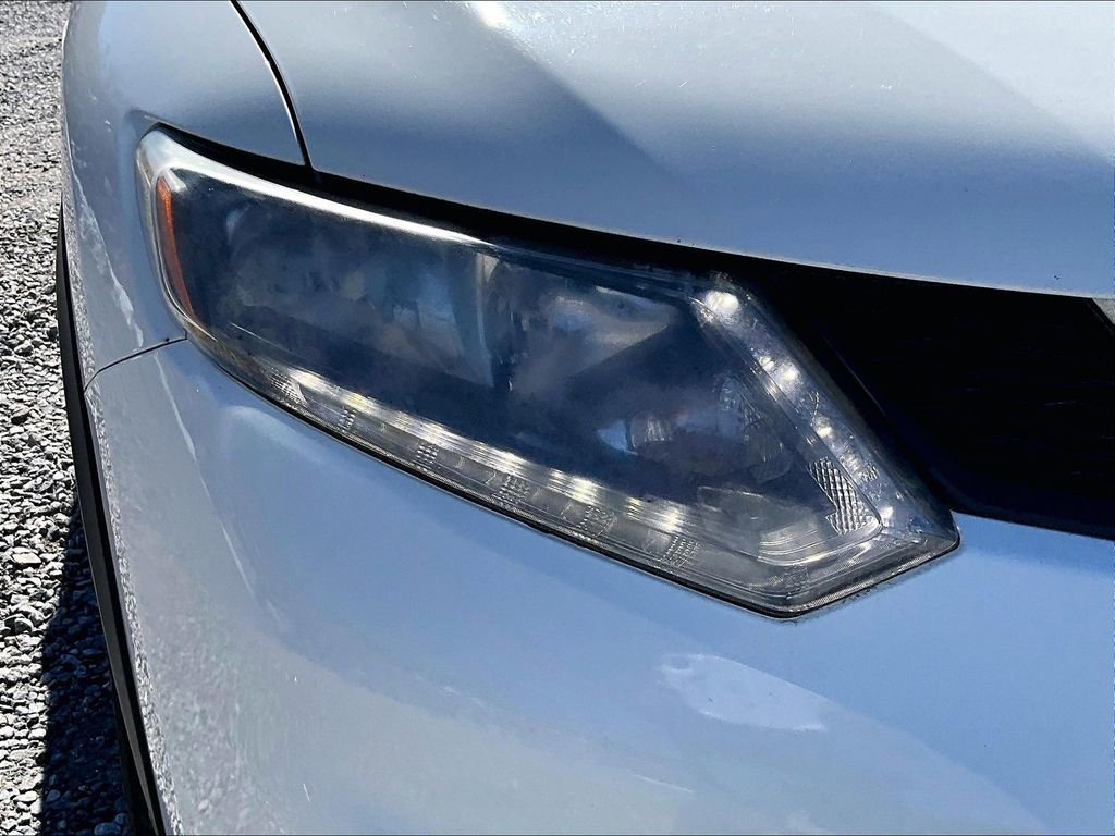 Used 2016 Nissan Rogue SV w/ SV Premium Package image 27