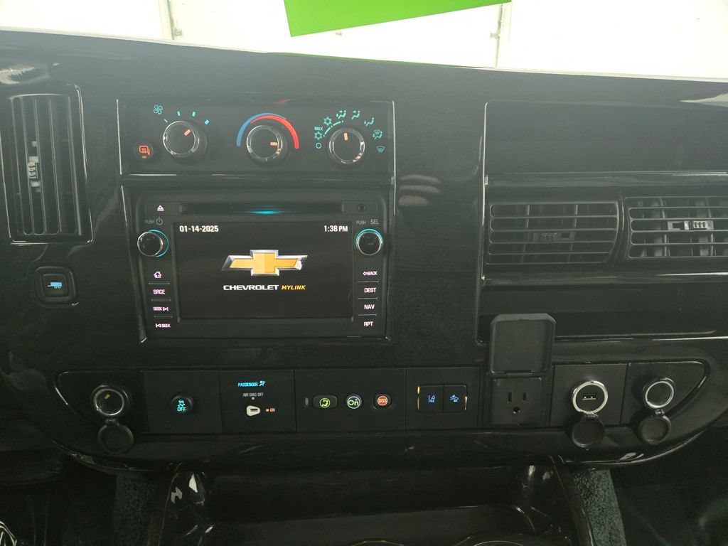 Used 2020 Chevrolet Express 2500 Extended RWD image 27