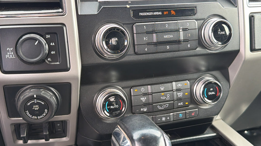 Used 2019 Ford F150 Lariat w/ Equipment Group 502A Luxury AWD/4WD image 14