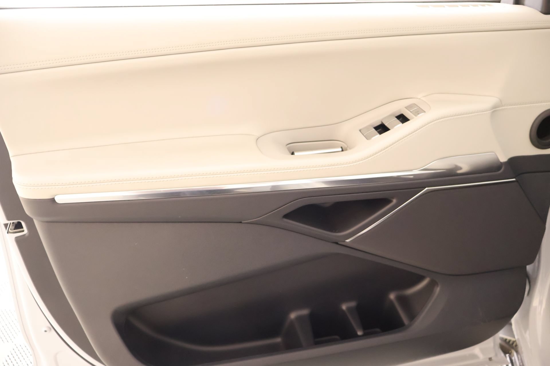New 2026 Lincoln Navigator Premiere AWD/4WD image 17