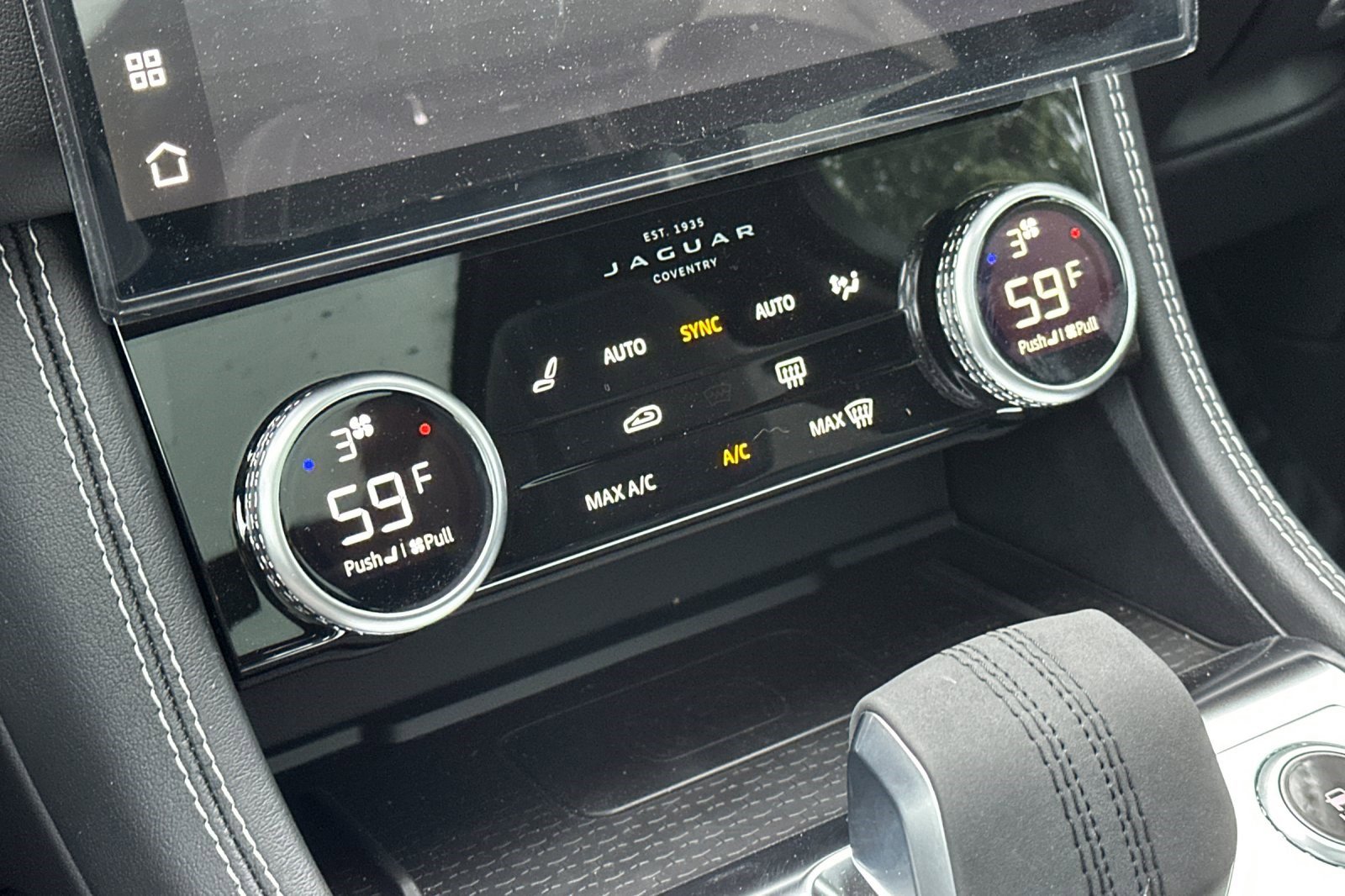 New 2025 Jaguar F-PACE R-Dynamic S image 21