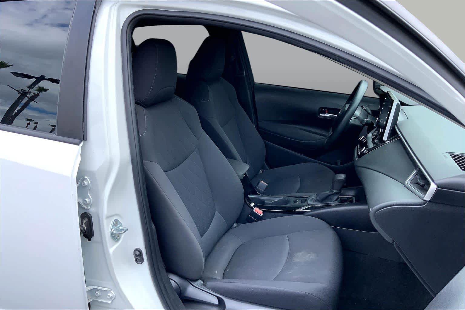 Used 2021 Toyota Corolla LE FWD image 8