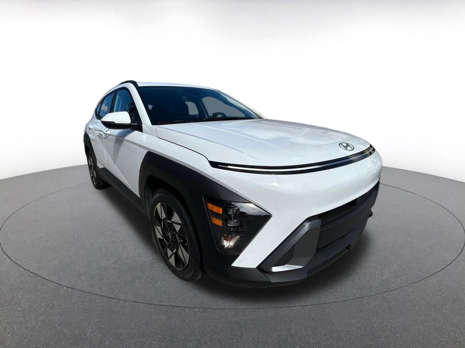 Used 2025 Hyundai Kona SEL image 1