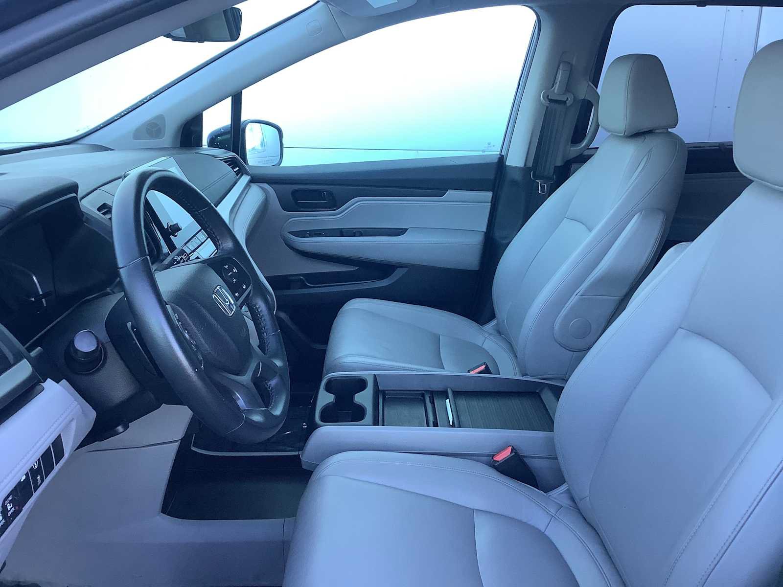 Used 2023 Honda Odyssey EX-L image 2