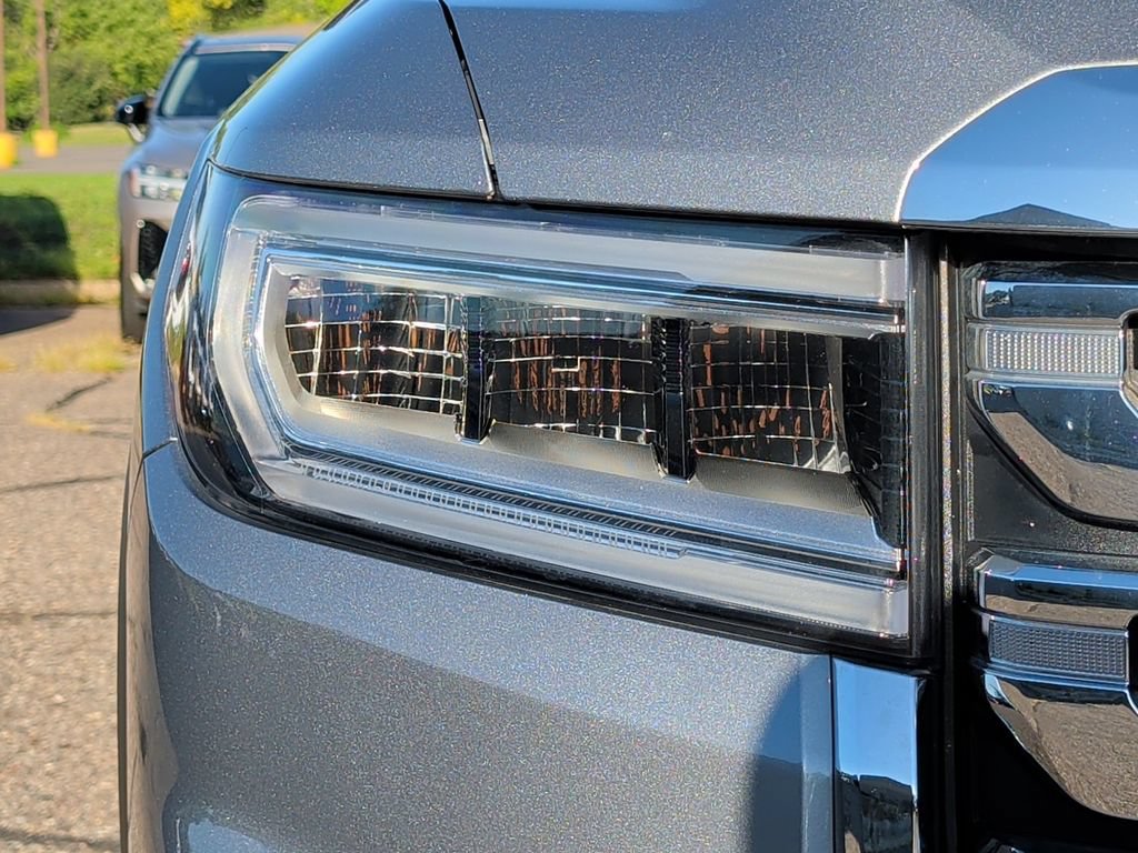 Used 2023 GMC Acadia SLT w/ Preferred Package AWD/4WD image 42