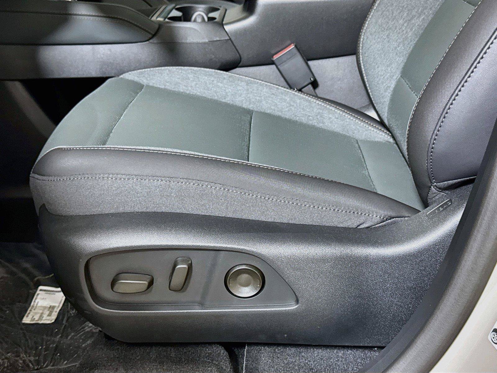 New 2027 GMC Terrain AT4 w/ Technology Package II AWD/4WD image 17