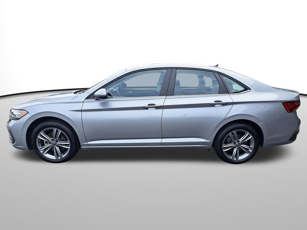 Used 2024 Volkswagen Jetta SE image 9