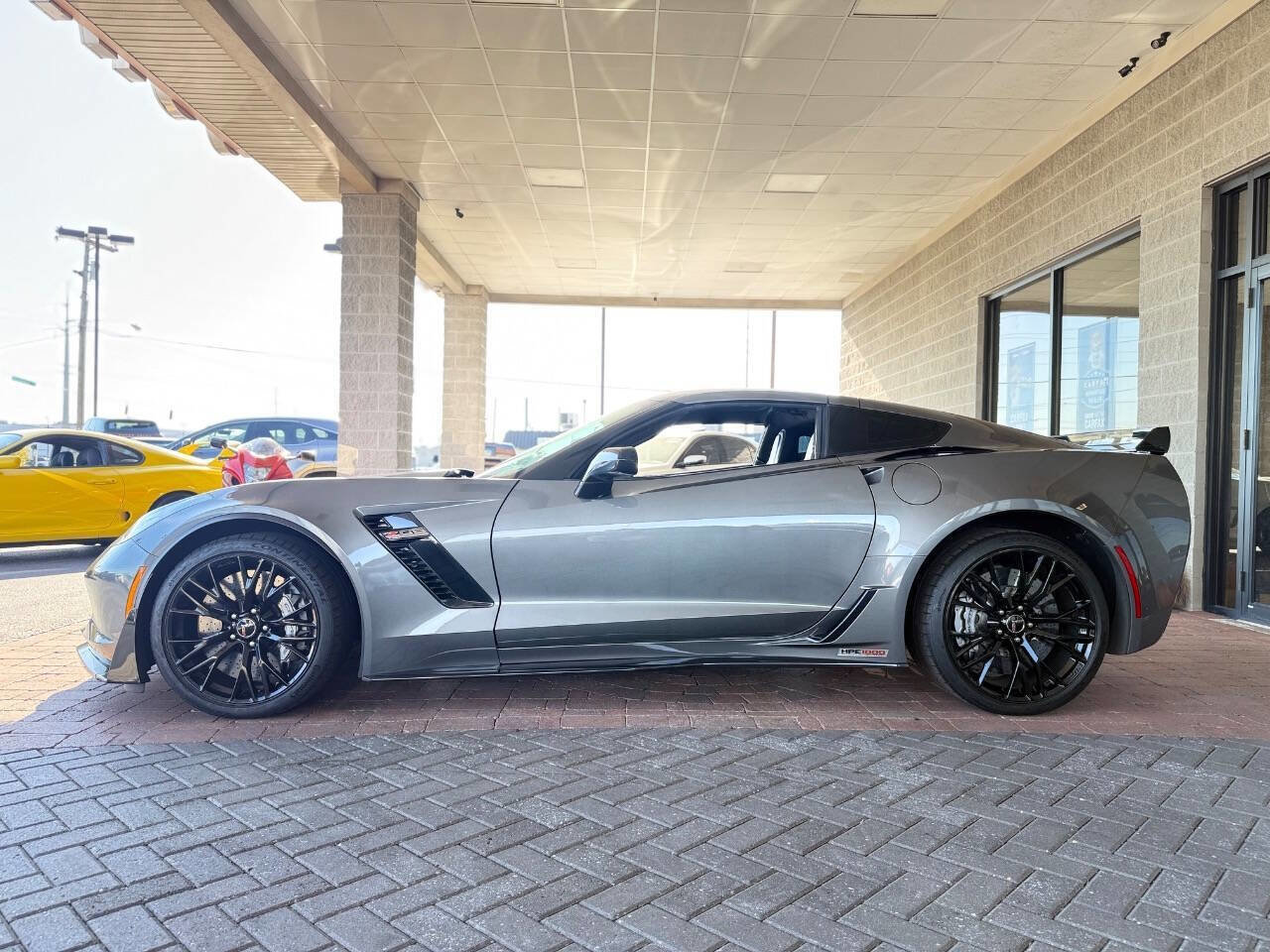 Used 2015 Chevrolet Corvette Z06 w/ 3LZ Preferred Equipment Group image 6