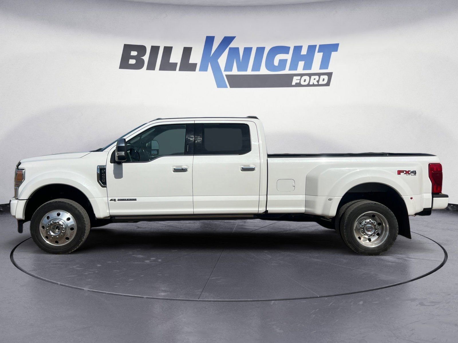 Used 2021 Ford F450 Platinum w/ FX4 Off-Road Package image 2