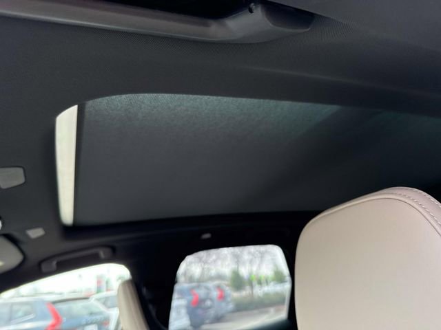 New 2026 Volvo XC60 B5 Plus w/ Climate Package image 22