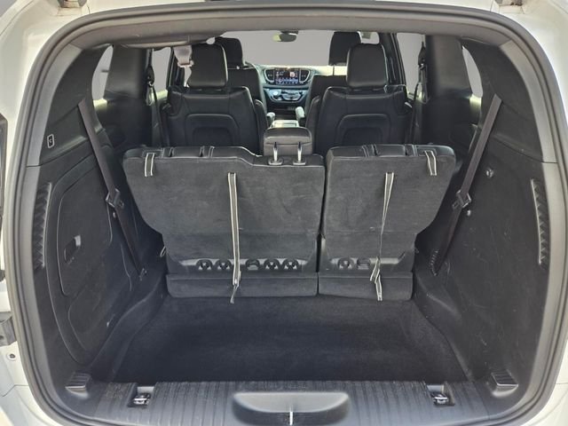 Used 2024 Chrysler Pacifica Limited FWD image 17
