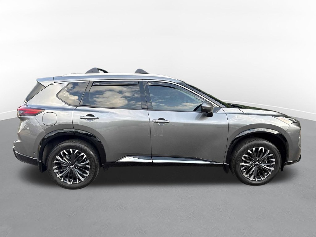 Used 2025 Nissan Rogue Platinum w/ Platinum Premium Package FWD image 5