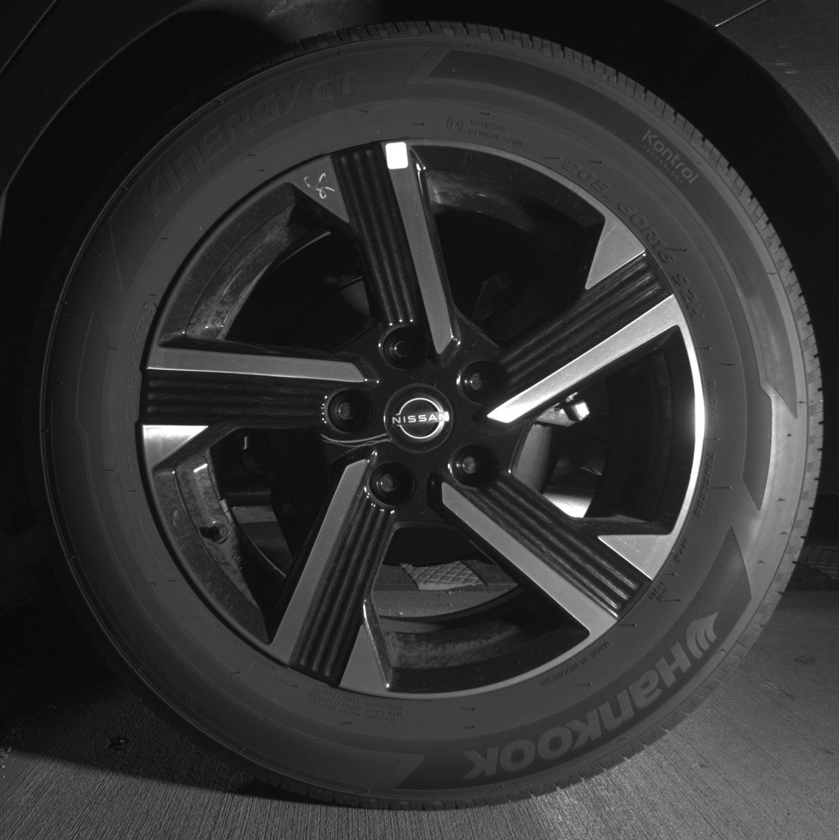 Used 2025 Nissan Sentra SV image 14