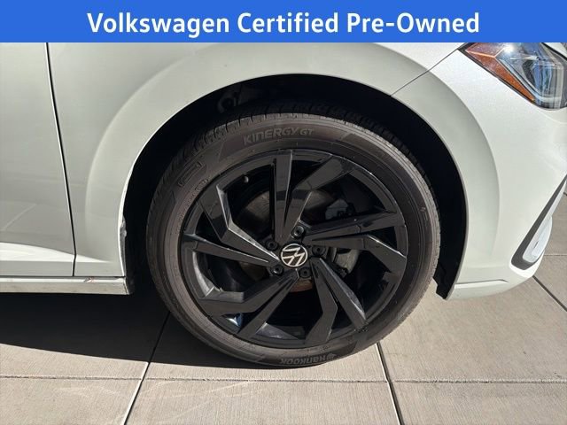 Certified 2025 Volkswagen Jetta SE image 14