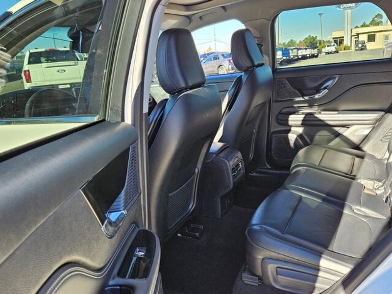 Used 2021 Lincoln Corsair AWD w/ Premium Package image 7