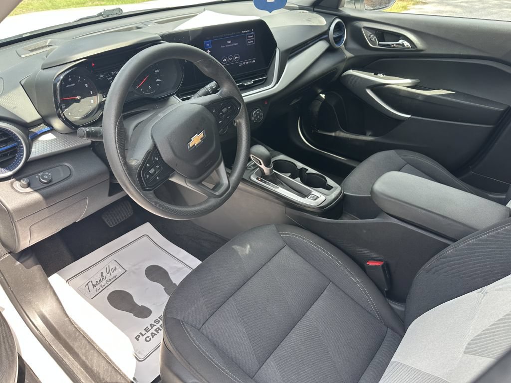 Used 2024 Chevrolet Trax LS FWD image 7