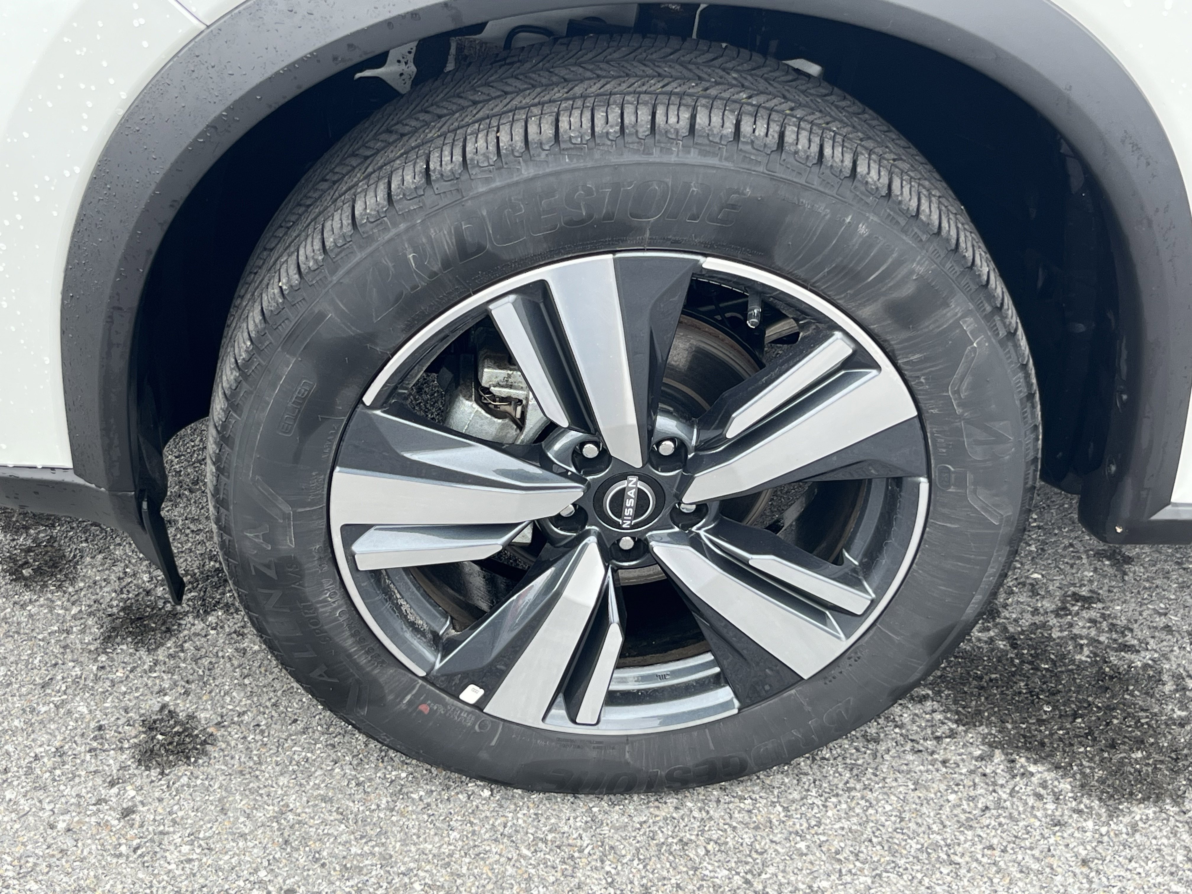 Used 2024 Nissan Rogue SL image 12