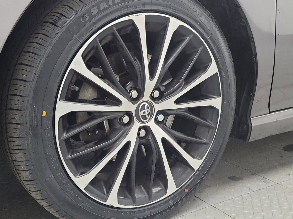 Used 2019 Toyota Camry SE FWD image 31