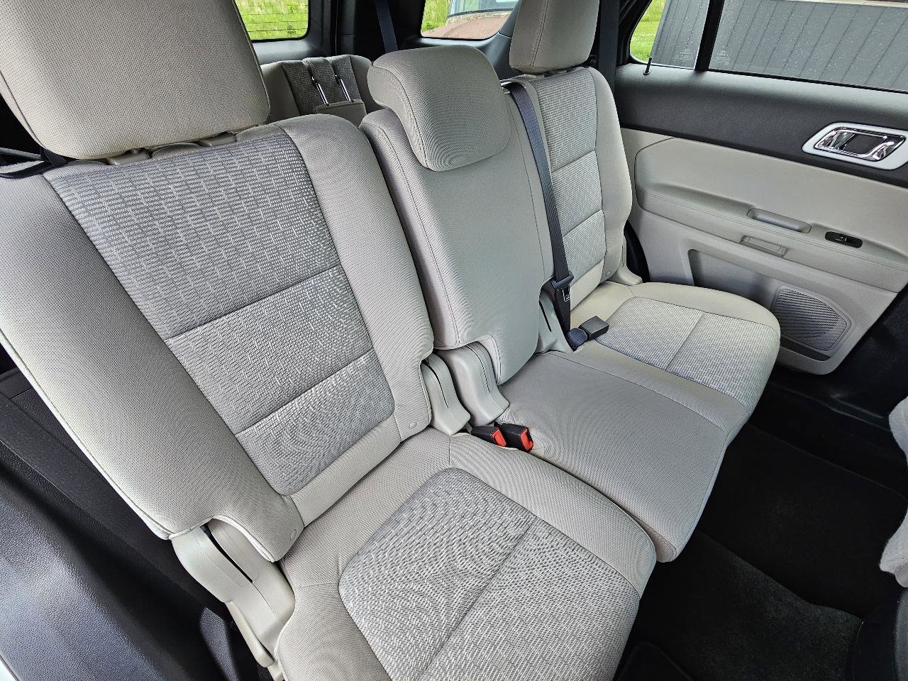 Used 2014 Ford Explorer XLT FWD image 32