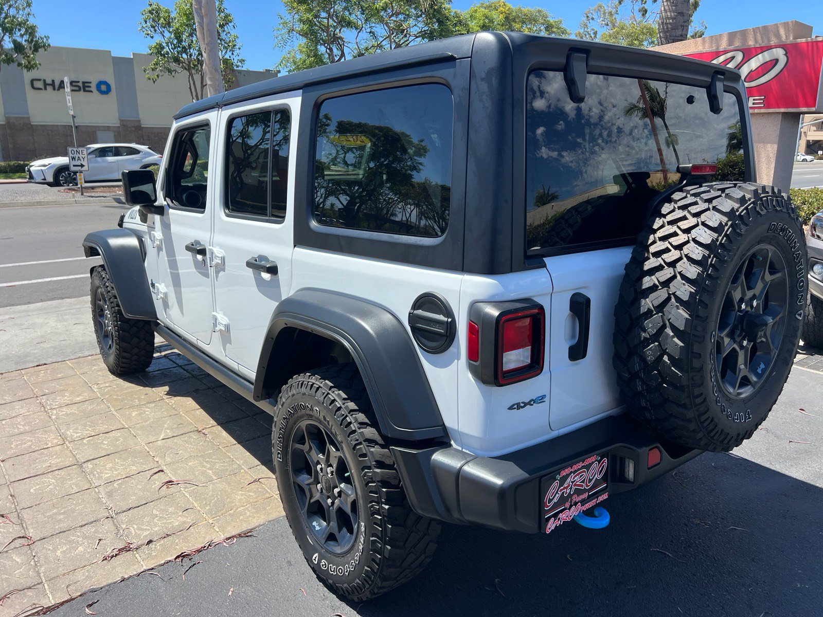 Used 2023 Jeep Wrangler Unlimited w/ Convenience Group AWD/4WD image 7
