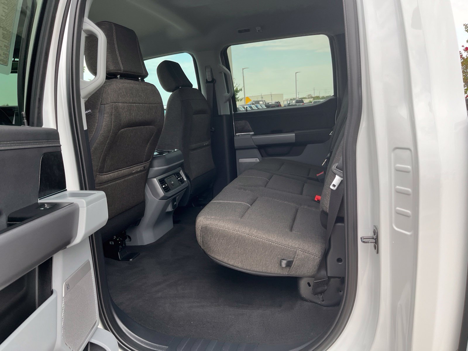 New 2027 Ford F250 XLT w/ XLT Premium Package AWD/4WD image 22