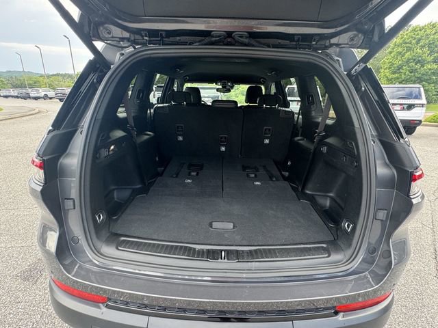 Used 2024 Jeep Grand Cherokee L Laredo AWD/4WD image 18