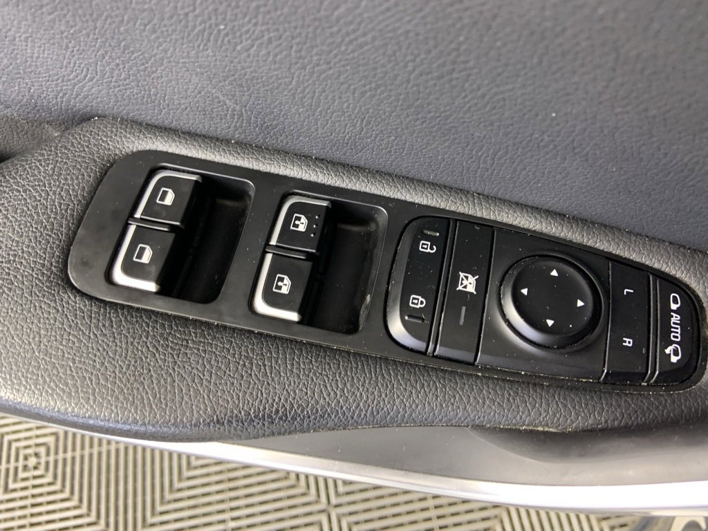 Used 2018 Kia Stinger GT image 19