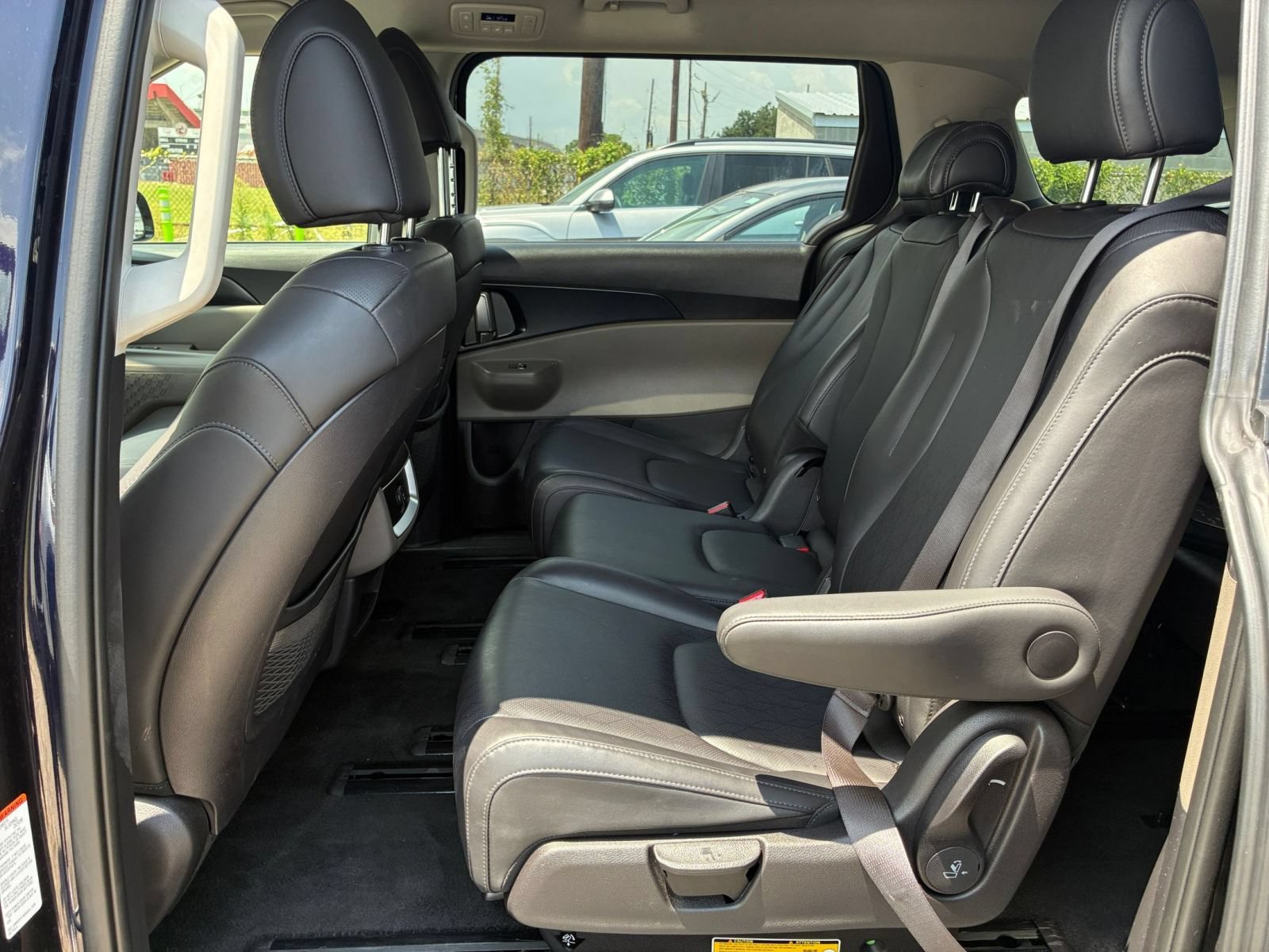 Used 2026 Kia Carnival FWD image 20