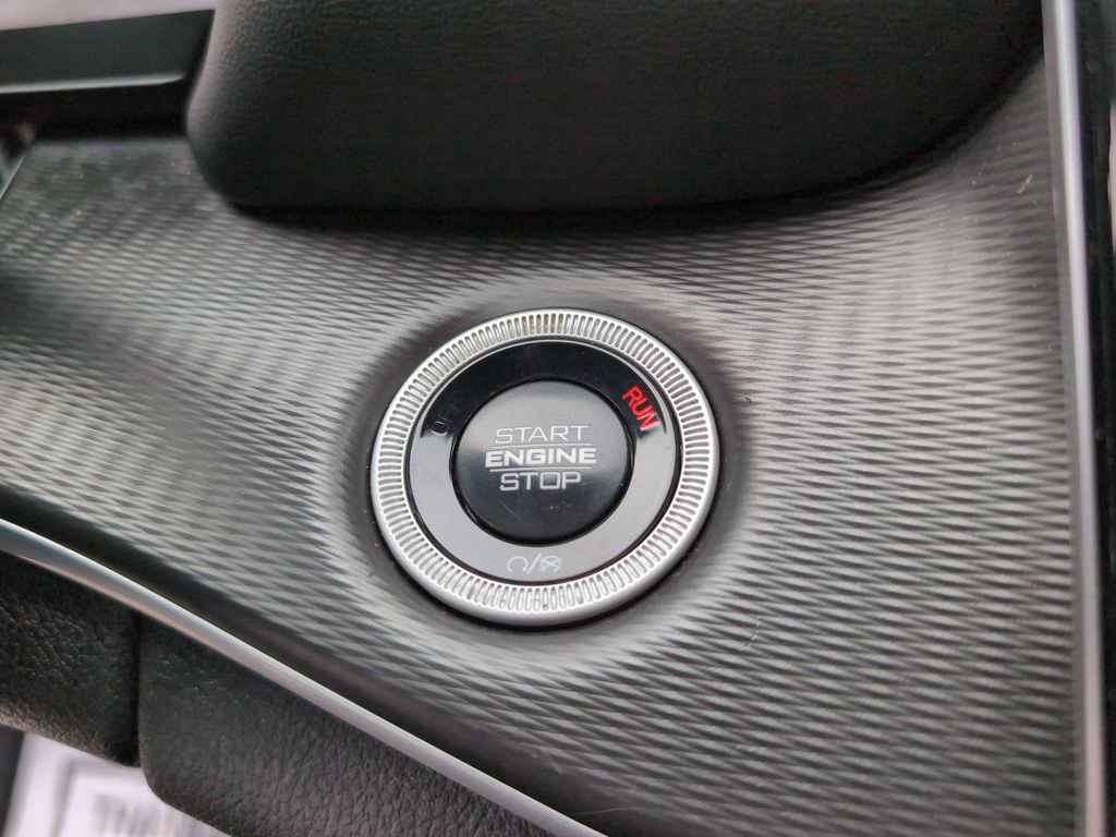 Used 2025 Jeep Grand Cherokee Laredo w/ Luxury Tech Group I image 29