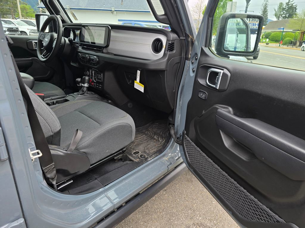 Used 2024 Jeep Wrangler Unlimited Sport AWD/4WD image 14
