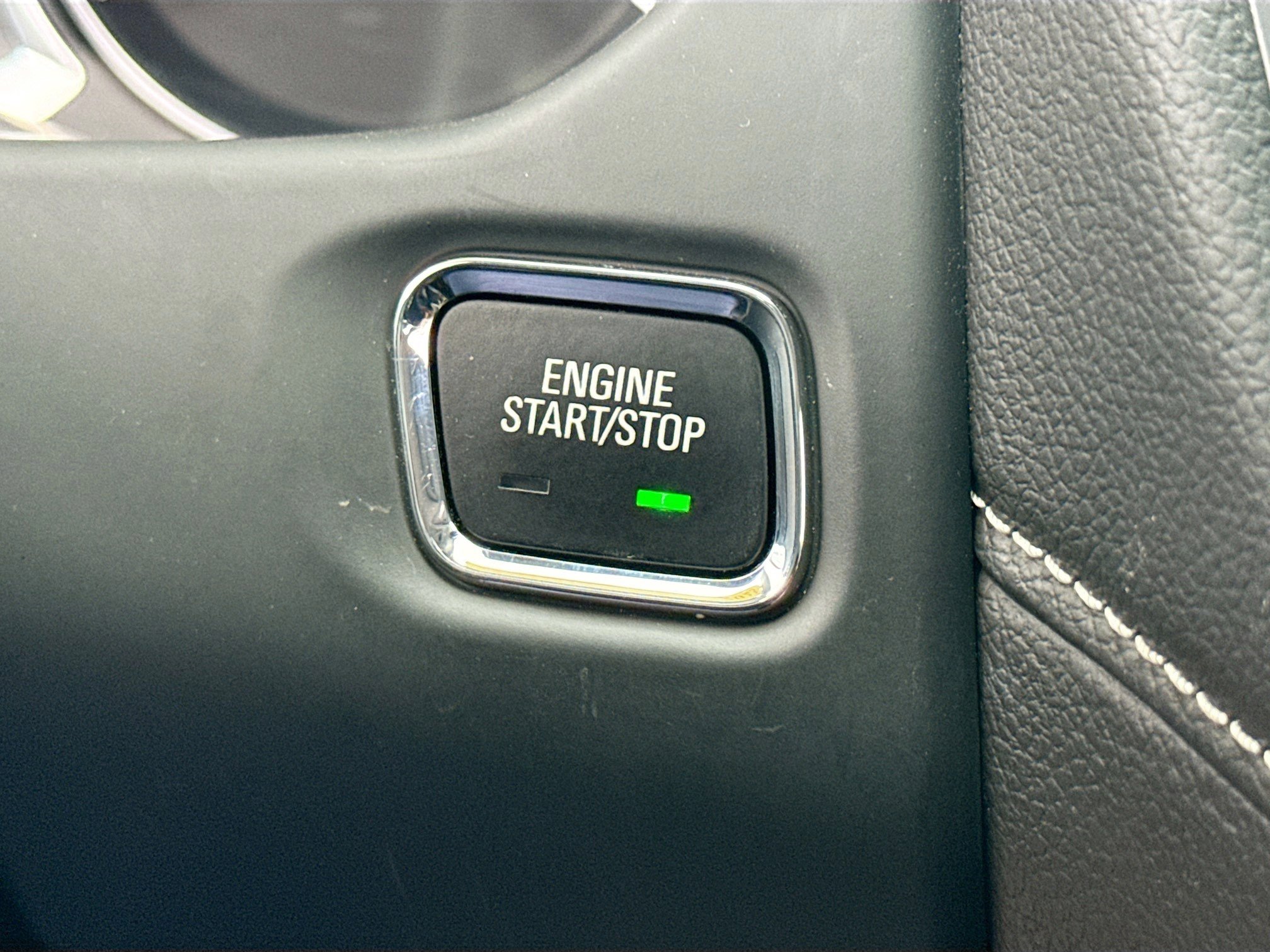 Used 2023 GMC Acadia SLE w/ Driver Convenience Package image 9