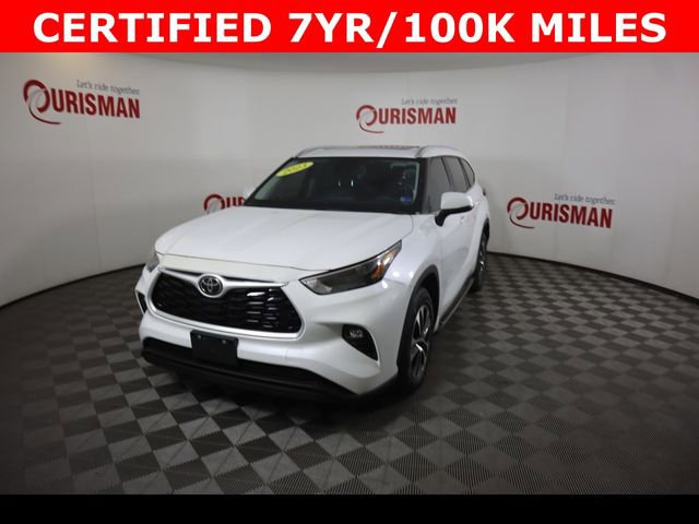 Used 2023 Toyota Highlander XLE FWD image 2