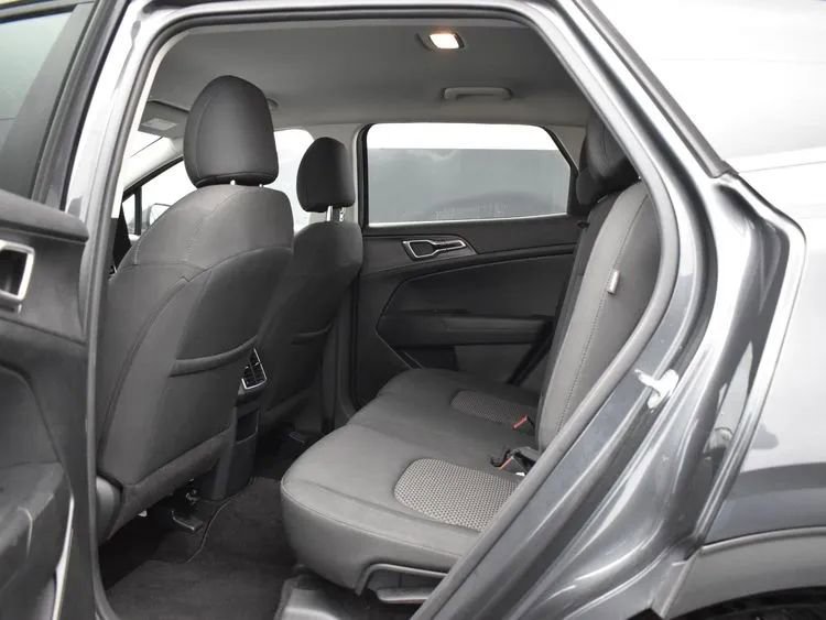 Used 2024 Kia Sportage LX image 15