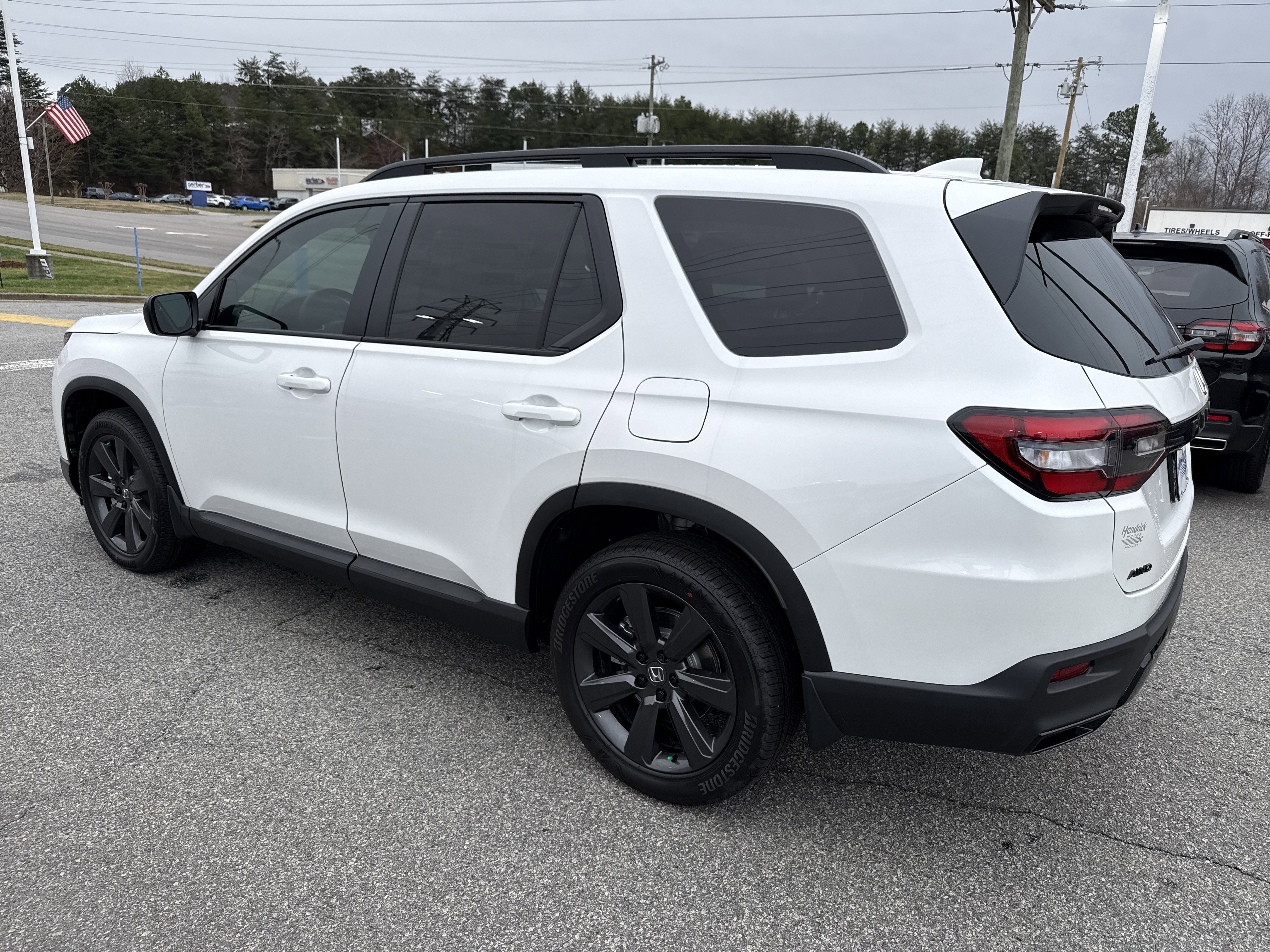 New 2026 Honda Pilot Sport image 7