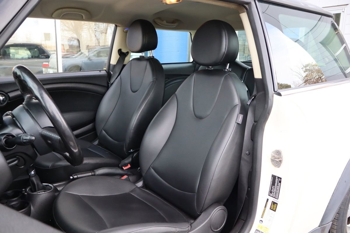 Used 2013 MINI Cooper Hardtop image 10