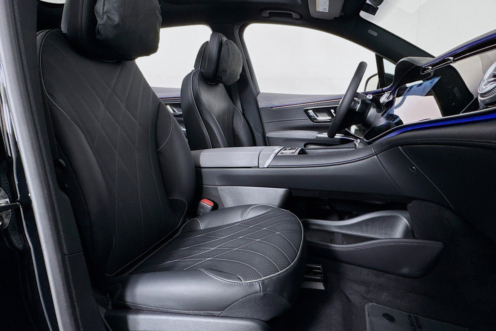 New 2026 Mercedes-Benz EQS 550 4MATIC SUV image 6