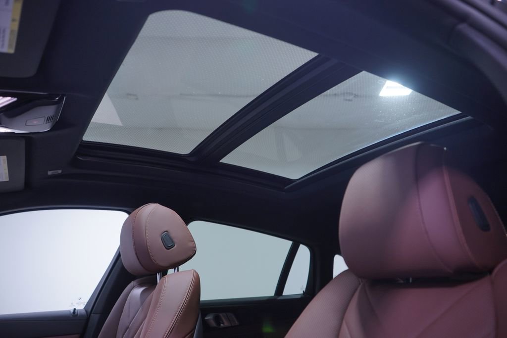 New 2026 BMW X6 xDrive40i w/ Premium Package AWD/4WD image 8