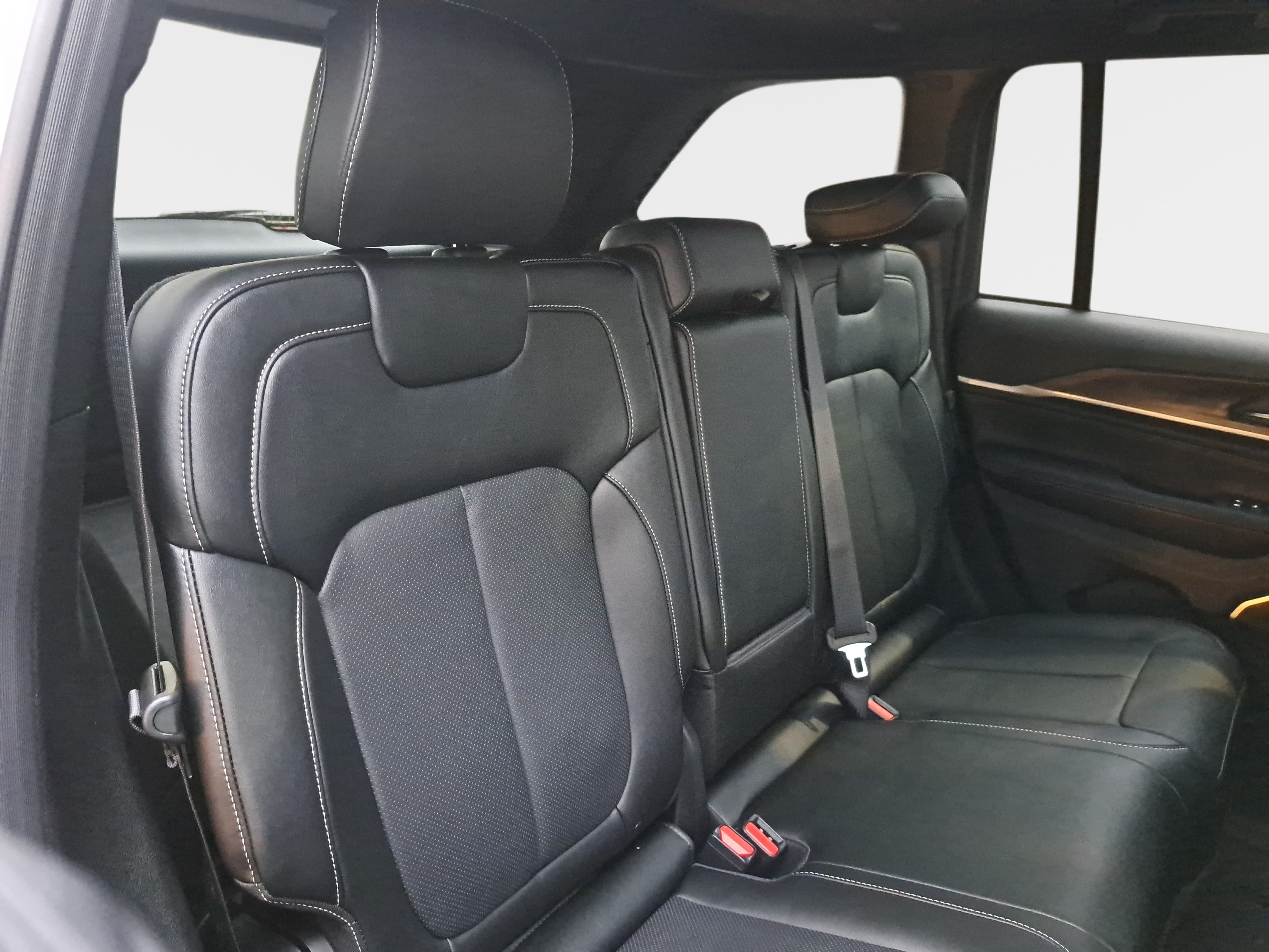 New 2026 Jeep Grand Cherokee Limited Reserve AWD/4WD image 12