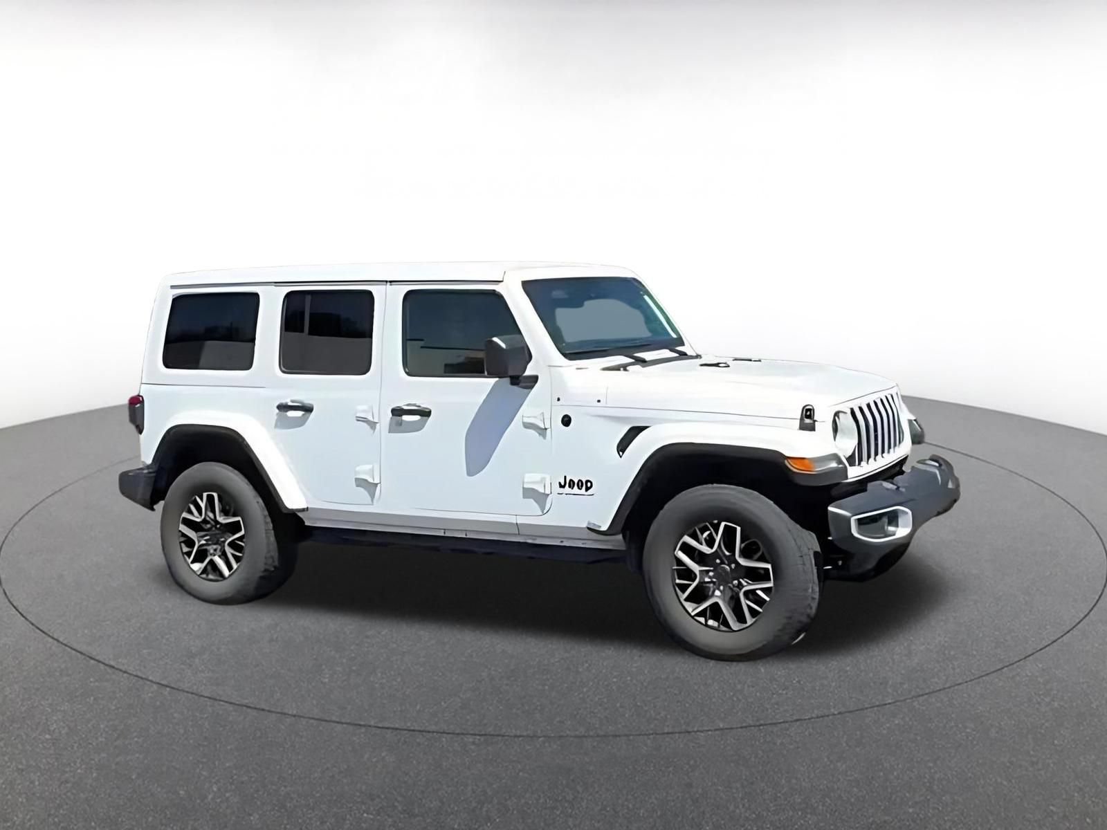 Used 2025 Jeep Wrangler Unlimited Sahara AWD/4WD image 2