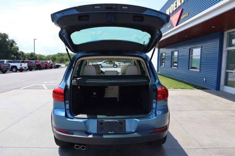 Used 2017 Volkswagen Tiguan SEL AWD/4WD image 9
