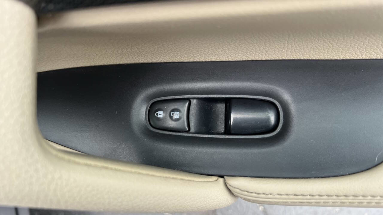 Used 2015 Nissan Rogue SL w/ SL Premium Package image 20