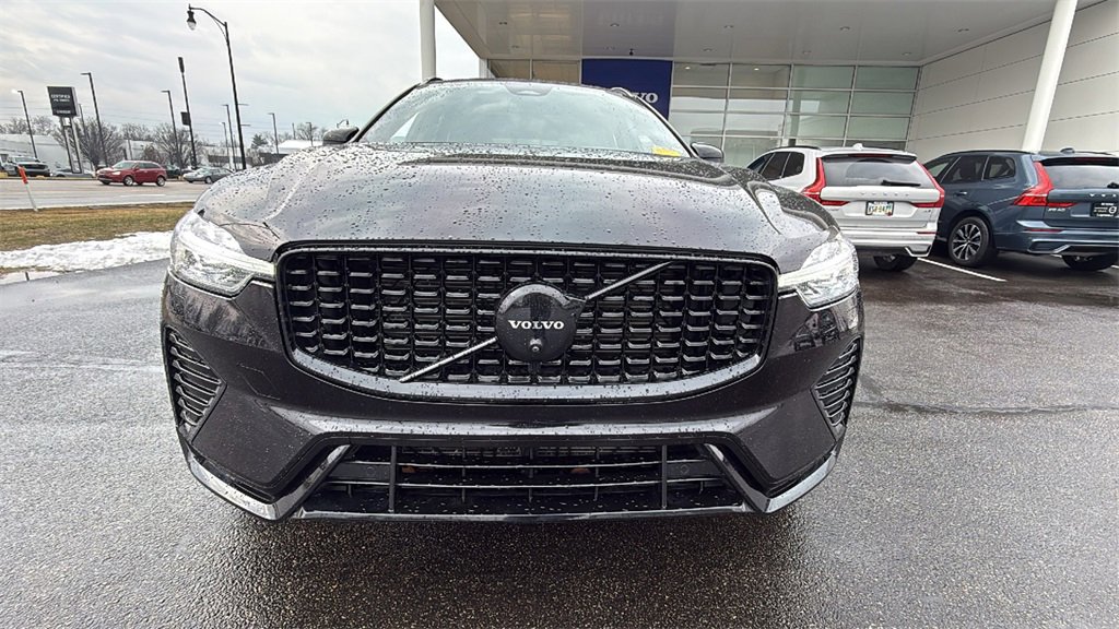 Certified 2024 Volvo XC60 B5 Ultimate w/ Climate Package image 34