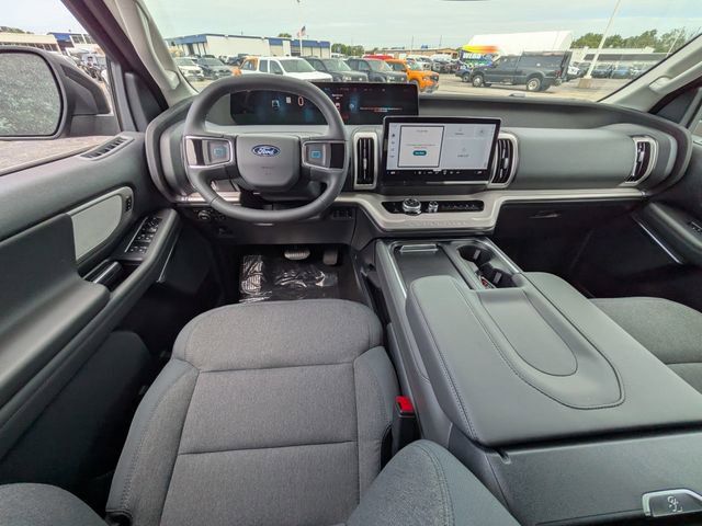 New 2026 Ford Expedition Active AWD/4WD image 8