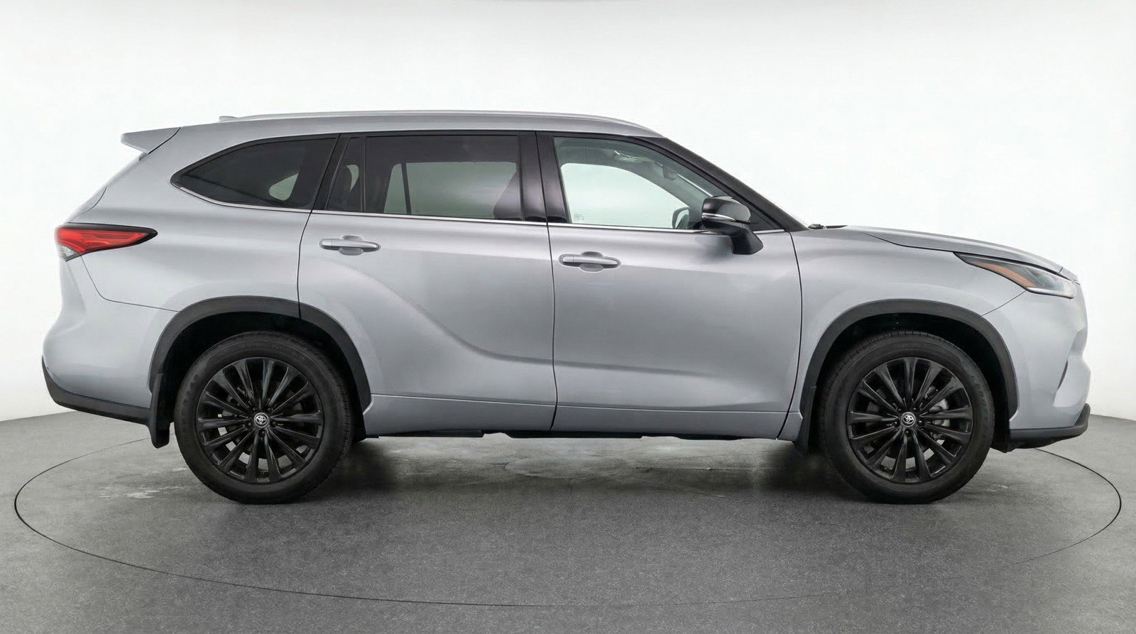 Used 2025 Toyota Highlander XSE image 11