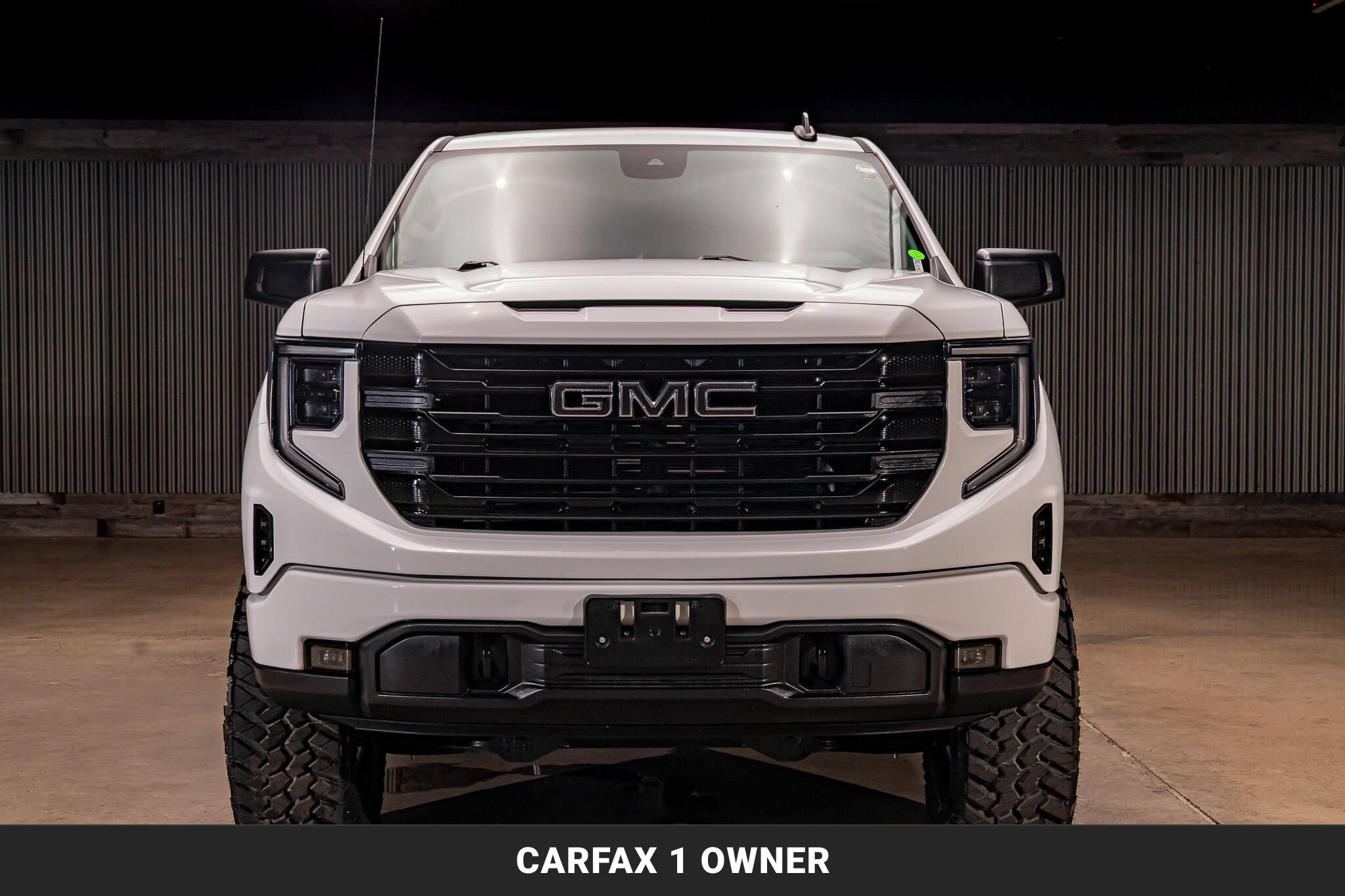 Used 2023 GMC Sierra 1500 Elevation w/ X31 Off-Road Package AWD/4WD image 4